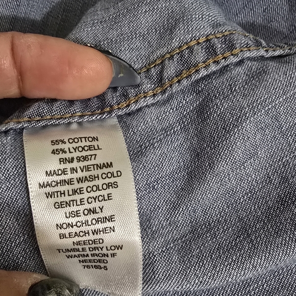 Blue Chambray Button Front Long Sleeve Button Up Shirt - Picture 6 of 9